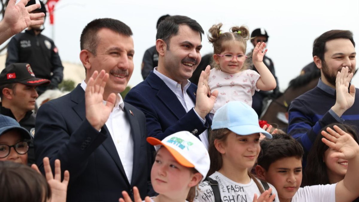 Murat Kurum, çocuklarla Başkent Millet Bahçesi'nde buluştu