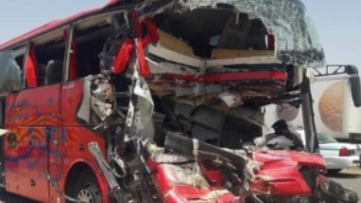 Suudi Arabistan'da korkunç kaza: 8 ölü, 43 yaralı