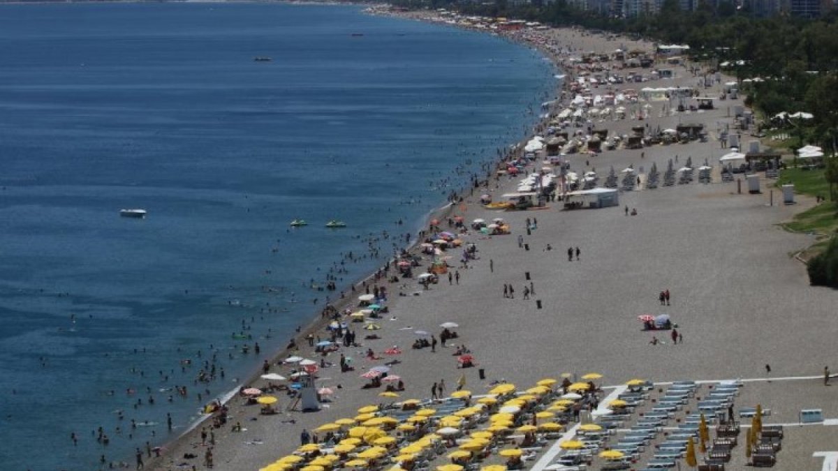 Antalya'ya 1 milyonu aşkın turist geldi