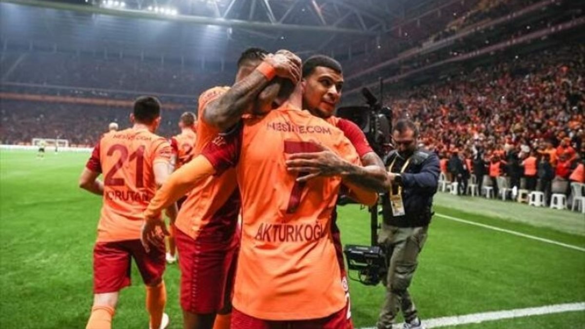 Altay - Galatasaray maçının muhtemel 11'leri