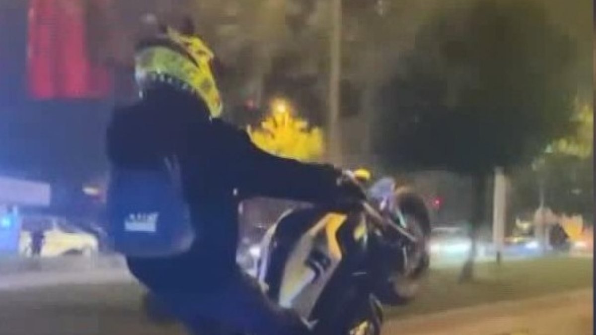 Beşiktaş'taki motosikletli, trafikte magandalık yaptı