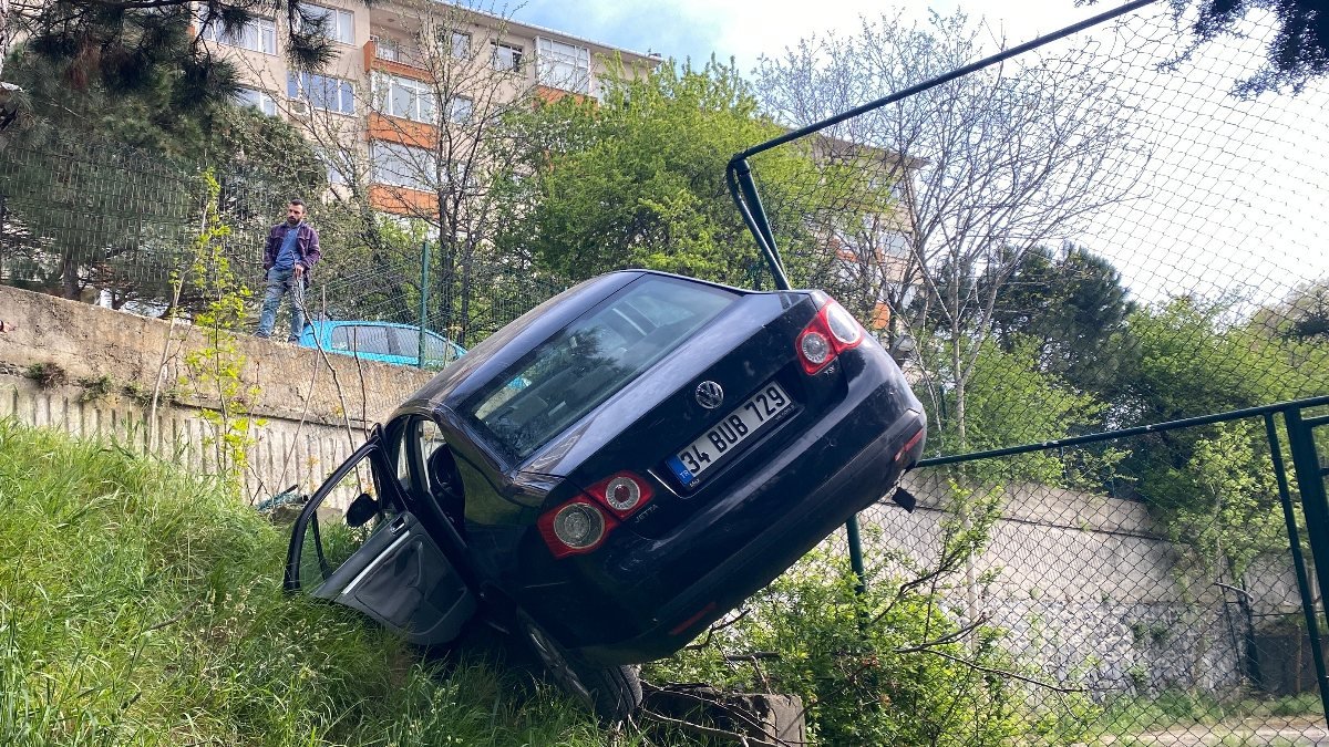 Ortaköy'de pedalları karıştıran sürücü kaza yaptı