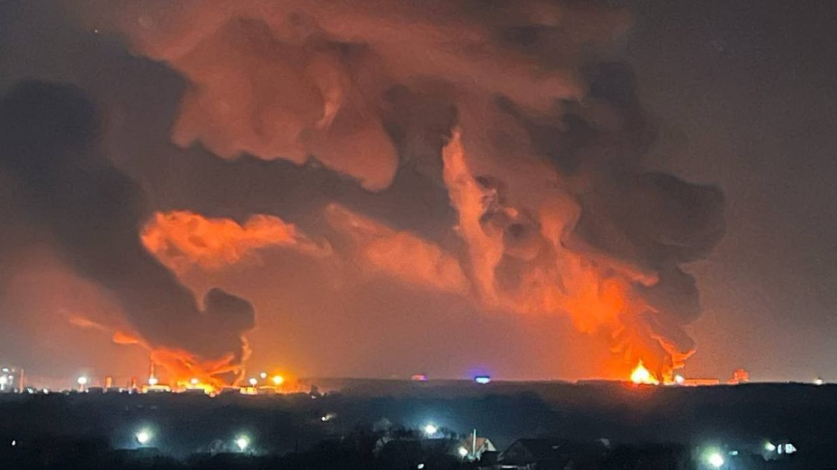 Rusya'nın petrol tesislerinde yangın