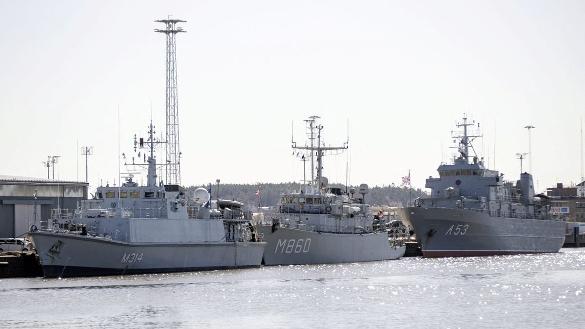 NATO savaş gemileri, tatbikat için Finlandiya'da