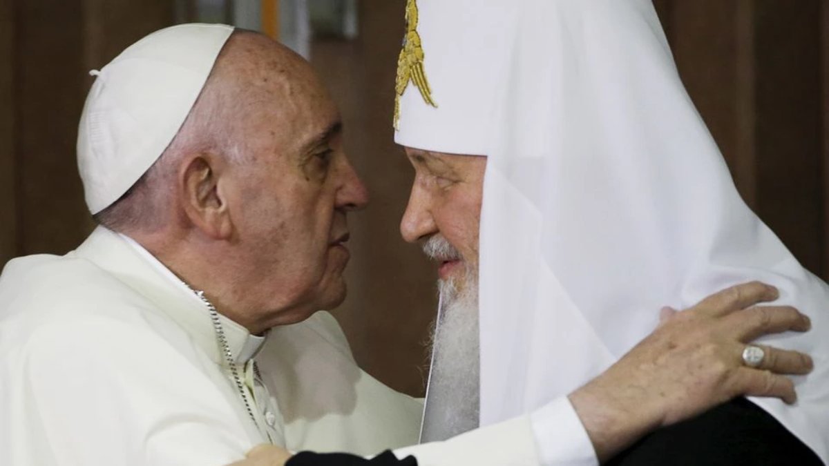 Papa'dan Patrik Kirill'e Ukrayna mesajı