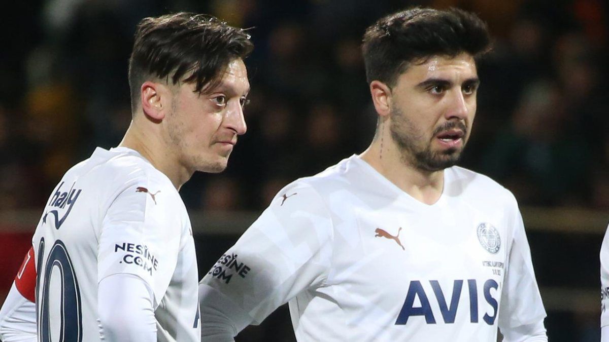 Fenerbahçe'de Mesut Özil ve Ozan Tufan kararı