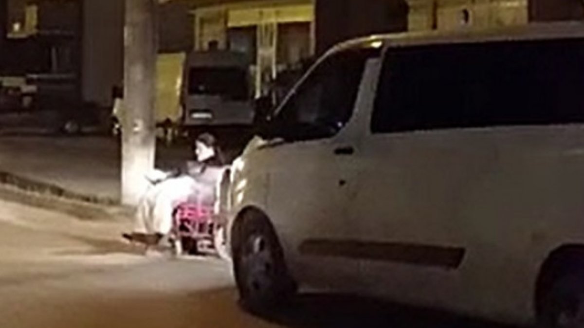 Düzce'deki şoför, engelli araçlara refakat etti