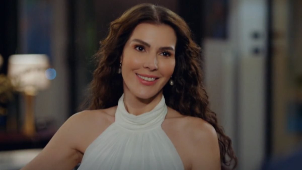 Hatice Şendil'in 21 yıl önceki güzellik yarışması kareleri şoke etti! 'Sen de mi Hatice'