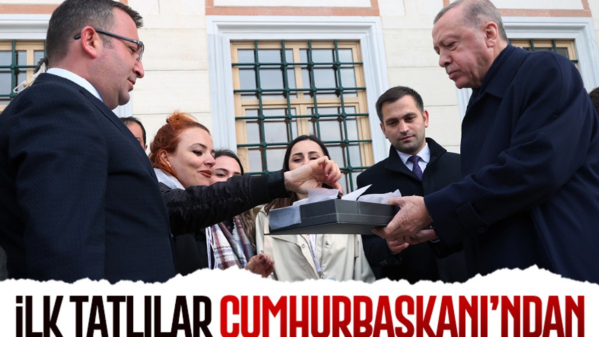 Cumhurbaşkanı Erdoğan'dan gazetecilere tatlı ikramı