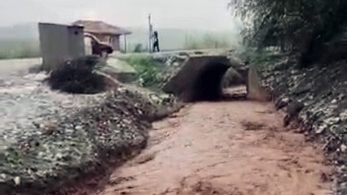 Yozgat'ta şiddetli yağmurlar hayatı felç etti