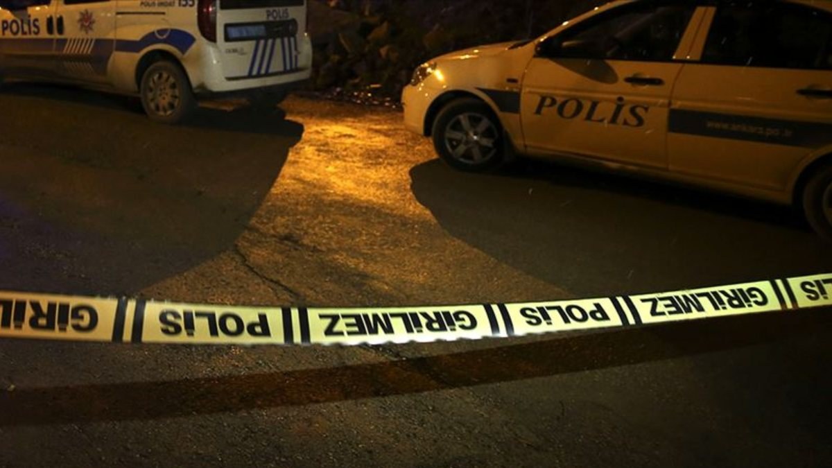 İzmir'de borcunu ödemeyen kardeşini öldürdü
