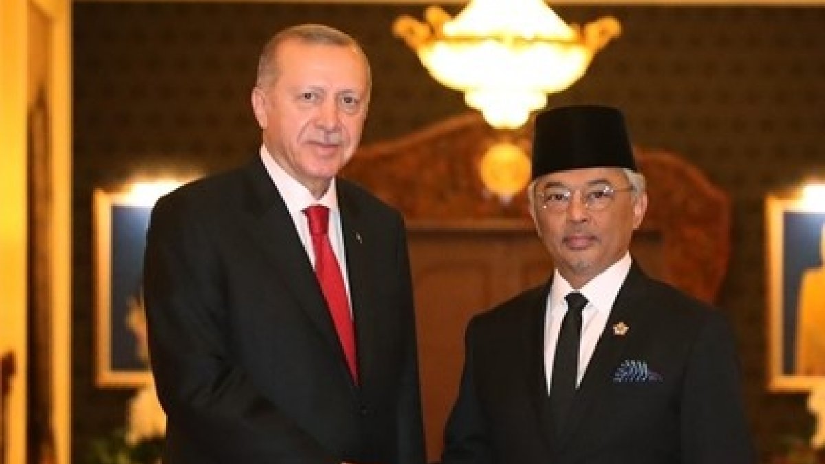 Cumhurbaşkanı Erdoğan, Malezya Kralı ile telefonda görüştü