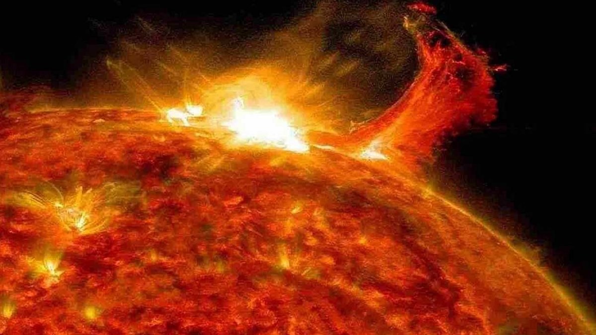 NASA, Güneş'teki patlamayı fotoğrafladı