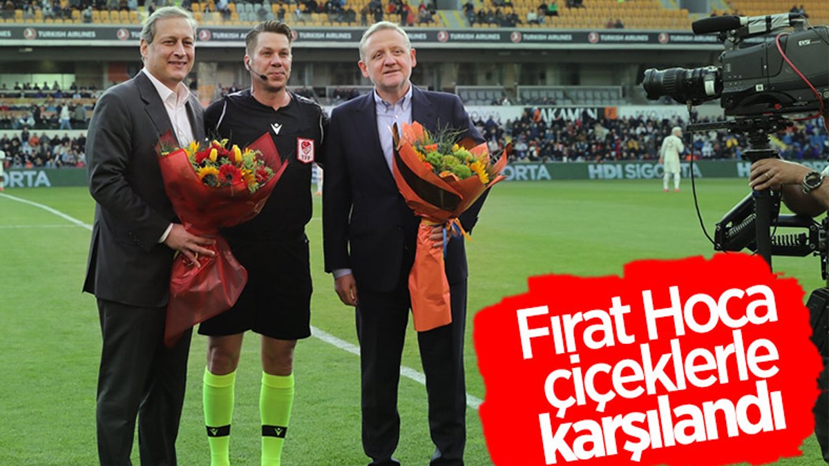 Galatasaray ve Başakşehir, Fırat Aydınus'a çiçek verdi