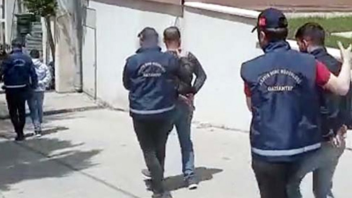 Gaziantep'te 'polisiz' yalanıyla 2 kişiyi gasbettiler