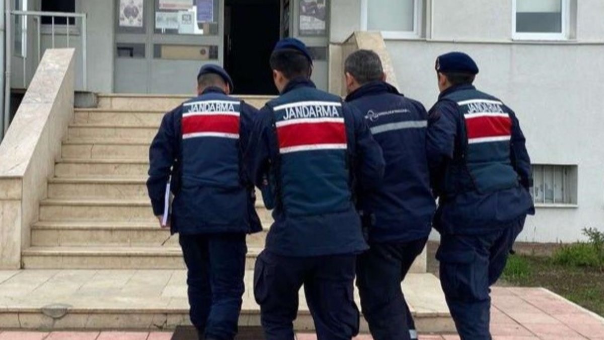 Düzce'de günübirlik ev aramasında 10 kişi yakalandı