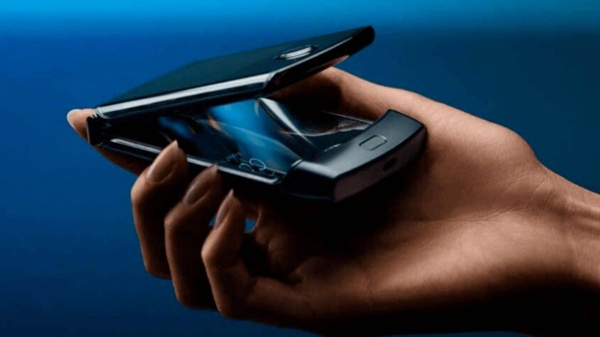 Motorola'nın katlanabilir telefonu Razr 3'ten yeni bilgiler geldi