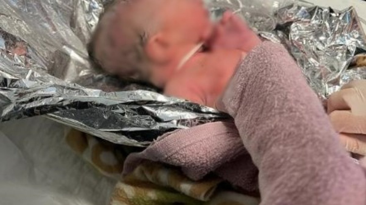 Şanlıurfa'da sokakta doğum yapan kadın, bebeğini poşete koyup kaçtı