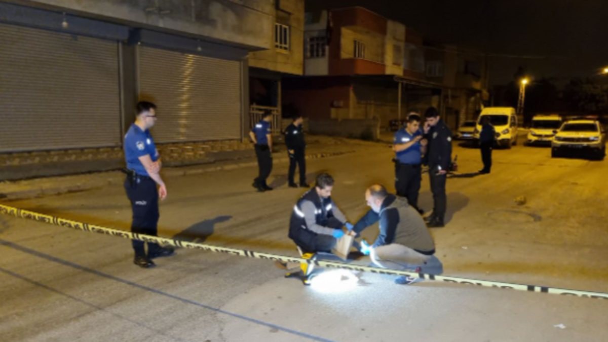 Adana'da dur ihtarına uymayan iki kişi yakalandı