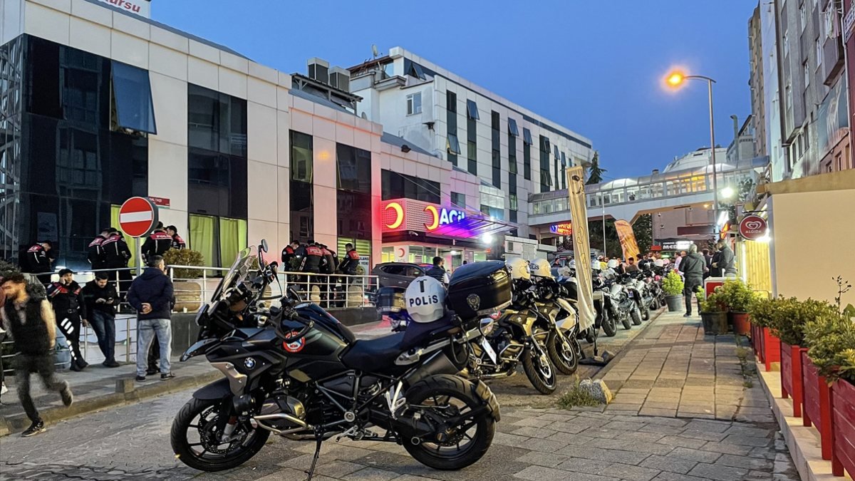Sultanbeyli'de kaza yapan motosikletli polis memuru şehit oldu