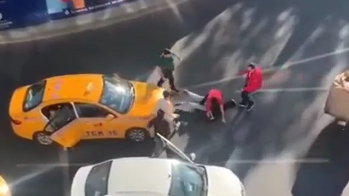 Beşiktaş'ta iki taksici müşteri yüzünden kavga etti