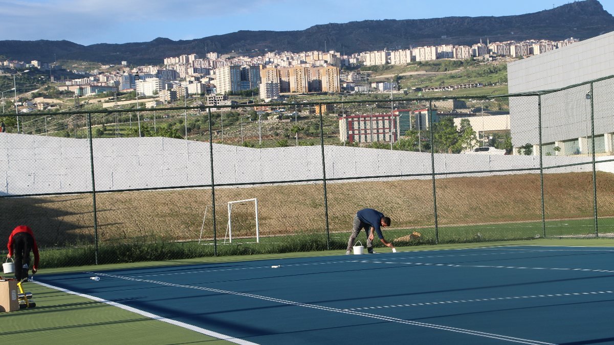 Şırnak'ta Cudi Dağı manzaralı tenis turnuvası