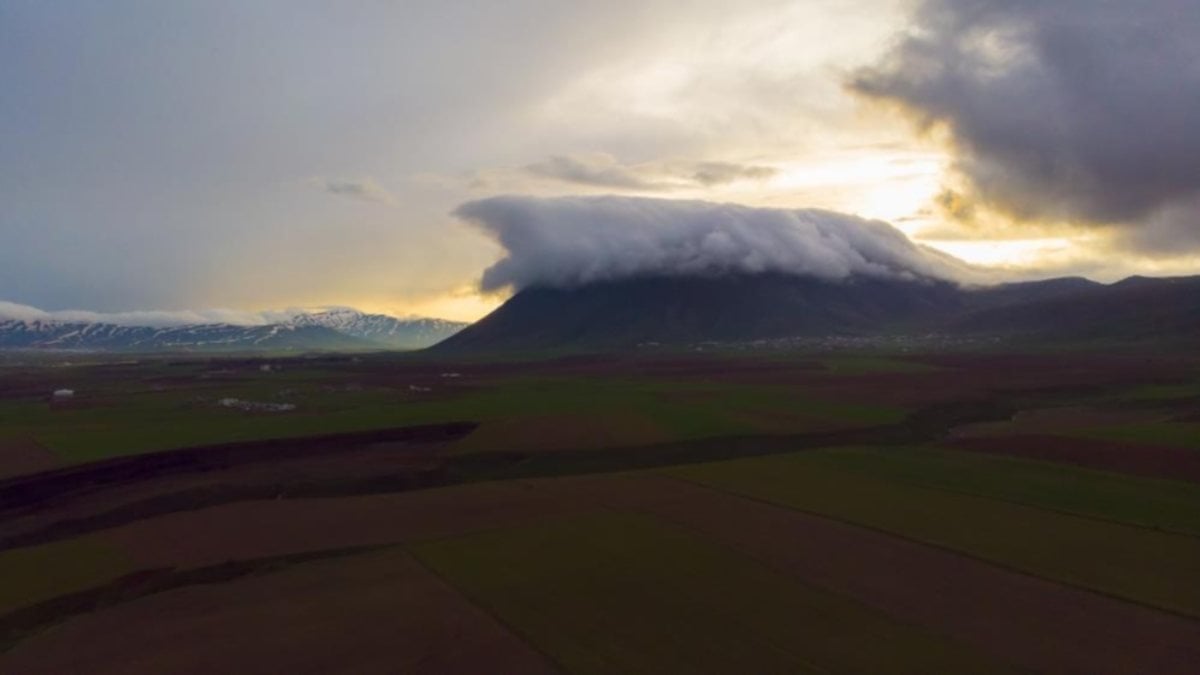 Atatürk Dağı'nda bulutlardan görsel şölen