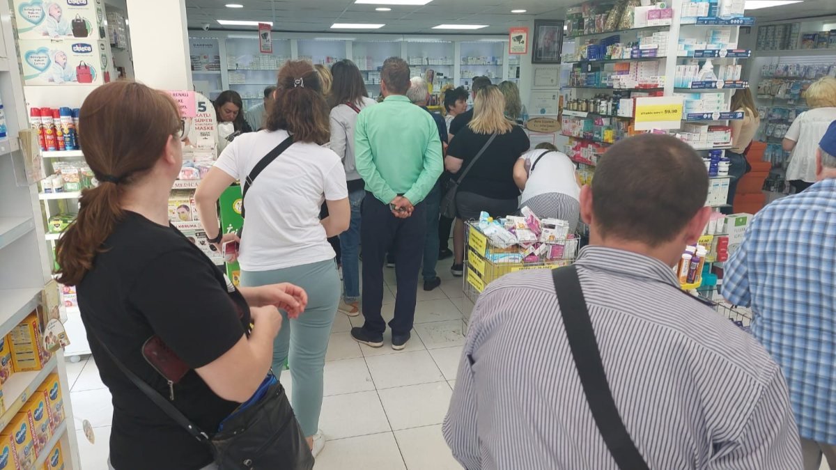 Tekirdağ'da, Bulgar turistler ilaç kuyruğuna girdi