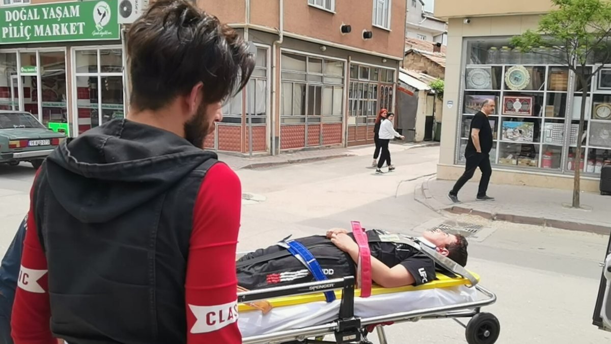 Bursa’da, minibüsün çocuğa çarptığı anlar kamerada