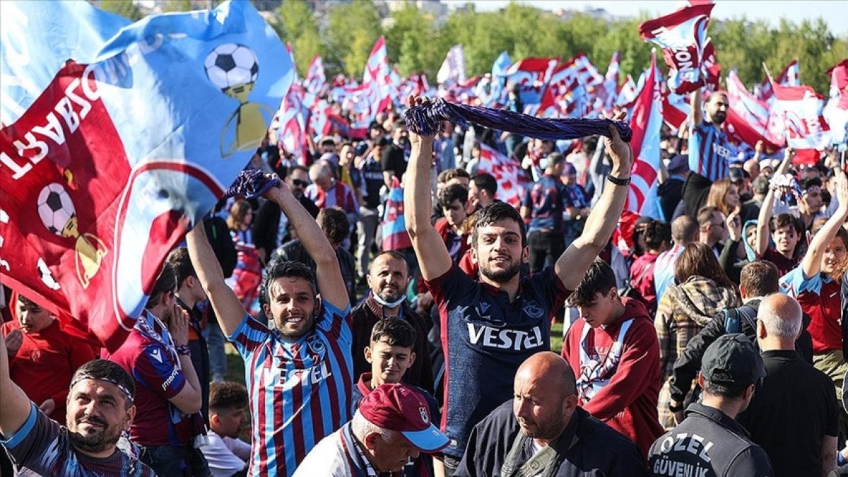New York Times, Trabzonspor'un şampiyonluk sevincini sayfasına taşıdı