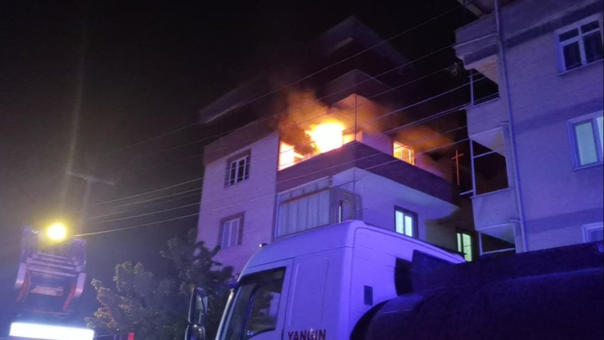 Bursa'da evi yanan şahıs gözyaşlarına boğuldu