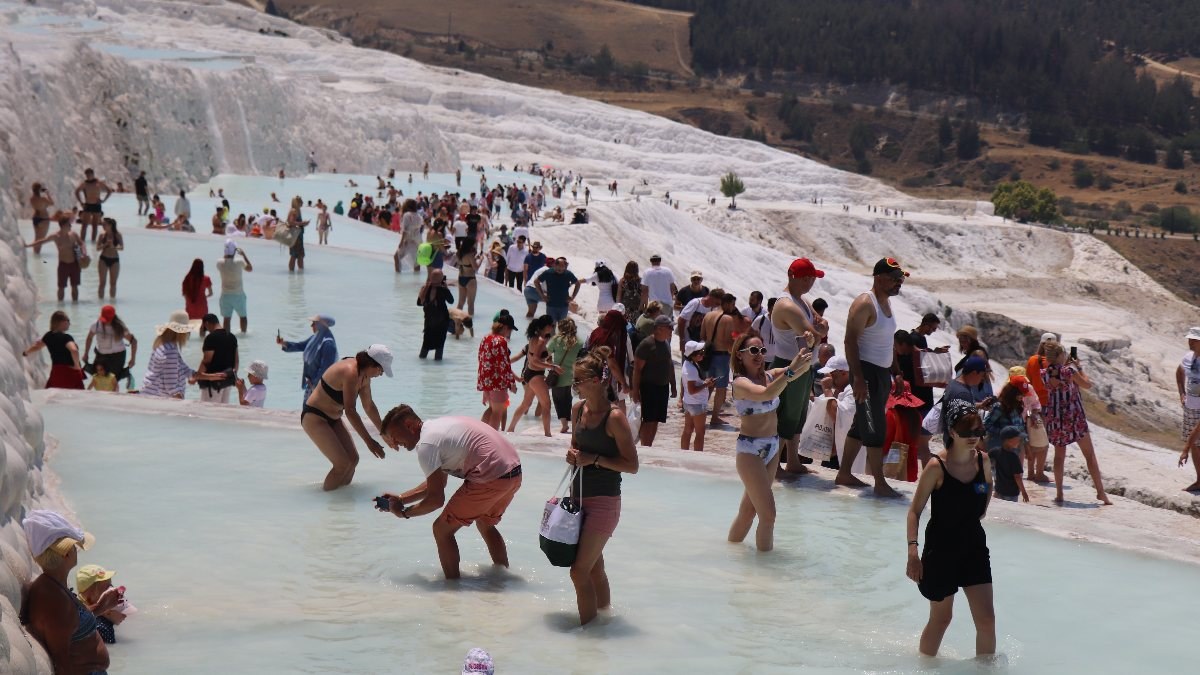Pamukkale'de hedef 2 milyon turist
