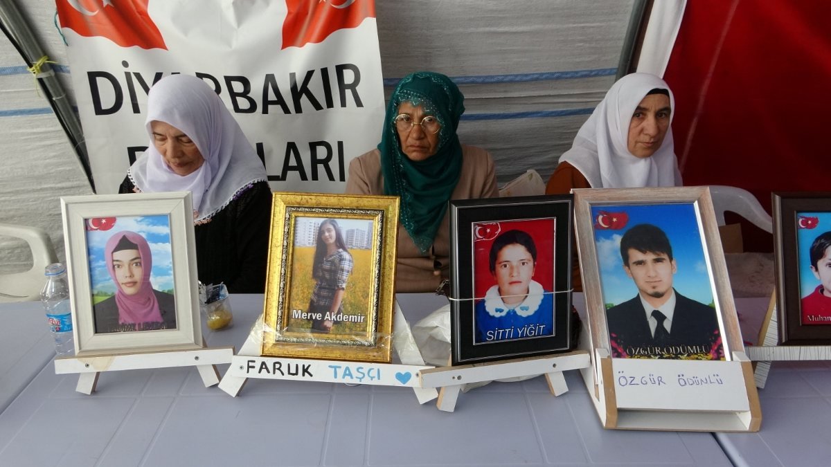 Diyarbakır annelerinin evlat nöbeti 987 gündür devam ediyor