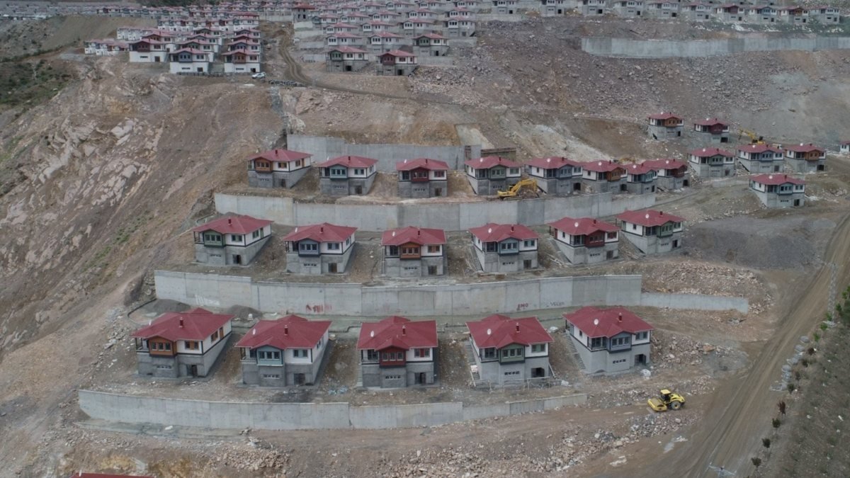 Artvin'de inşa edilen köyün yüzde 84’ü tamamlandı