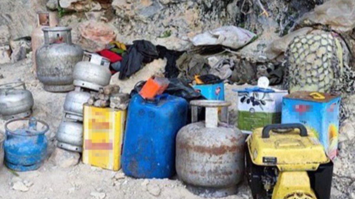 Tunceli'de 2 sığınakta yaşam malzemeleri bulundu