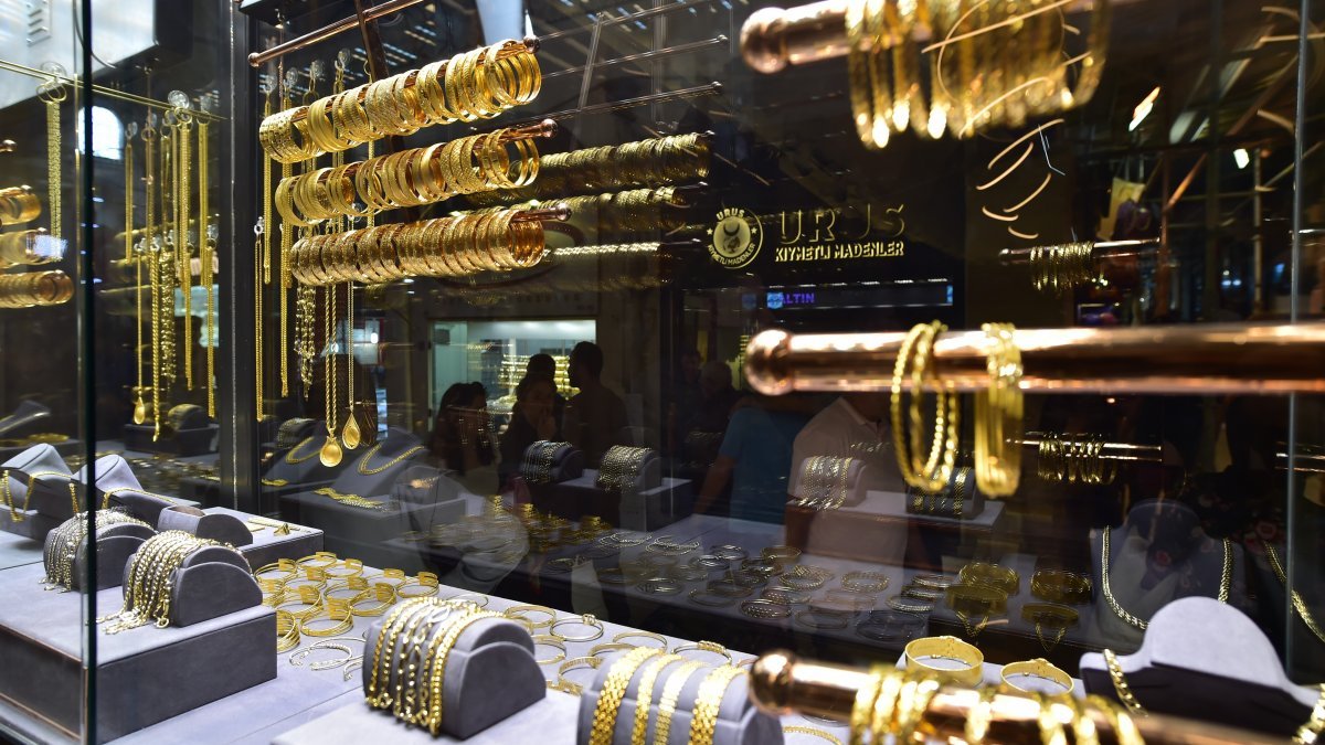 Gram altın son bir ayın zirvesinde: 931 lira