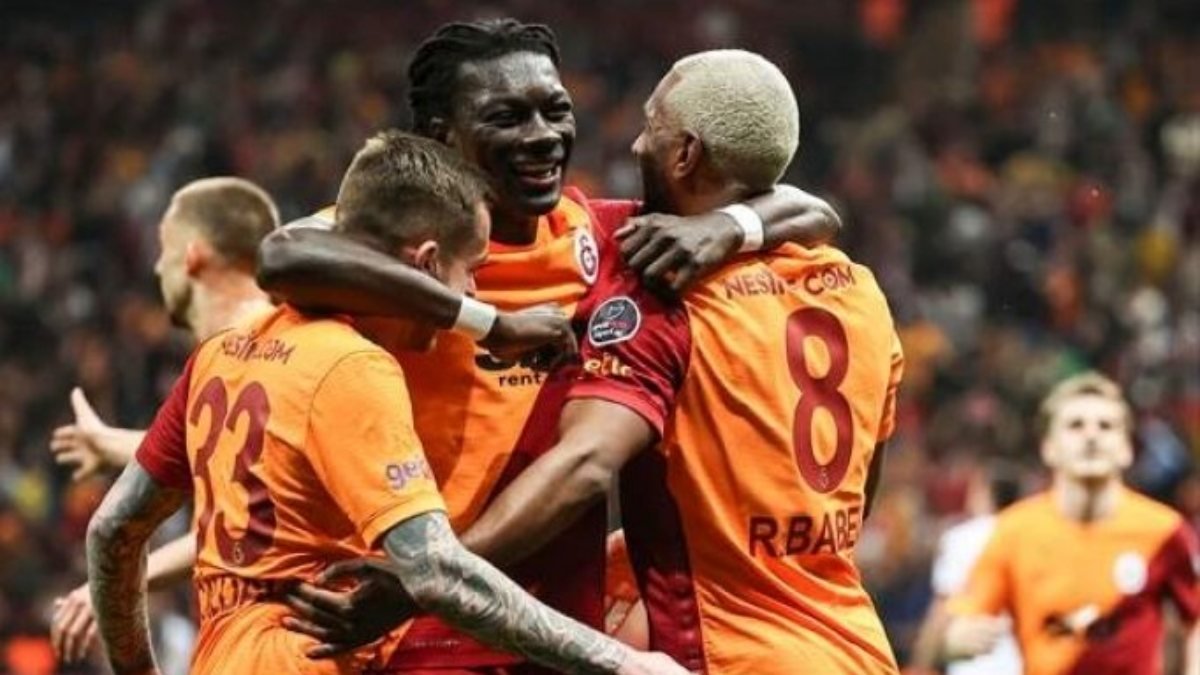 Antalyaspor - Galatasaray maçının muhtemel 11'leri