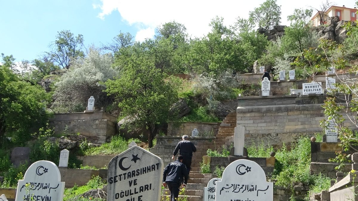 Kayseri'de liseli eski sevgililerin mezarlıktaki tartışmasında kan çıktı