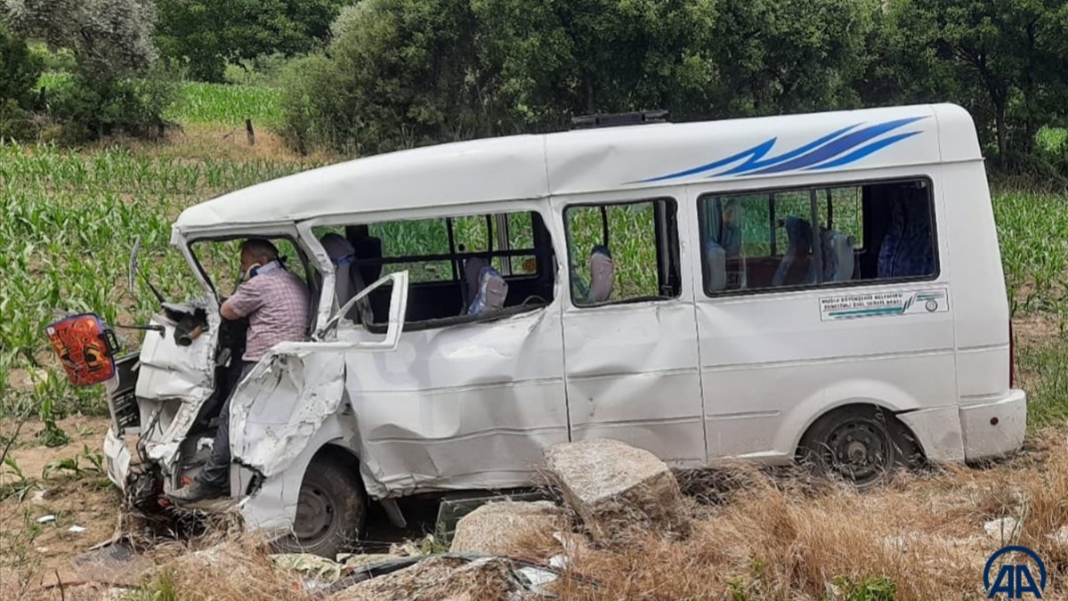 Aydın'da minibüs devrildi: 1 ölü, 3 yaralı