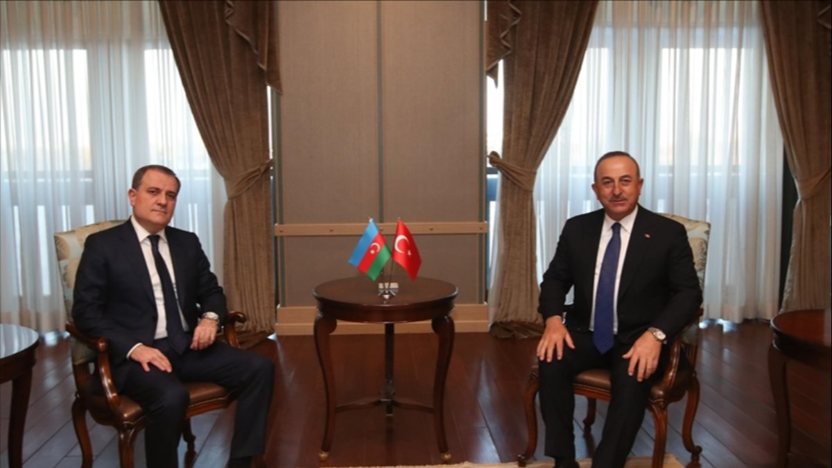 Mevlüt Çavuşoğlu Azerbaycanlı mevkidaşıyla görüştü