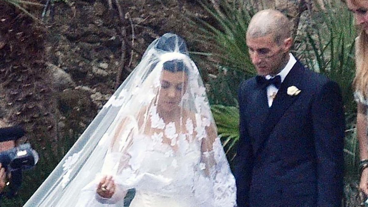 Kourtney Kardashian ve Travis Barker 3'üncü kez evlendi