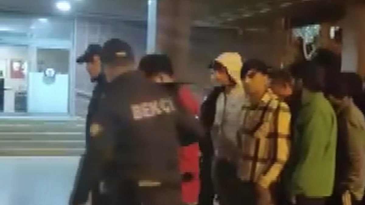 Zeytinburnu'nda 54 kaçak göçmen yakalandı
