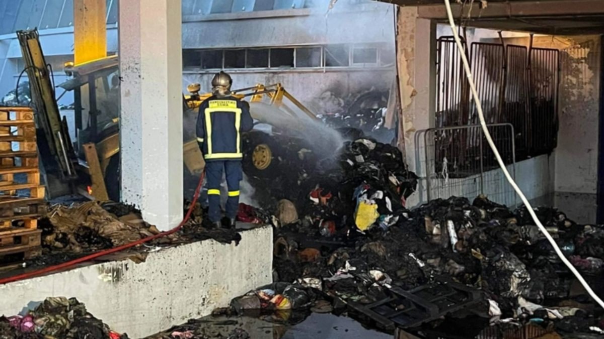 Yunanistan'da Ukraynalılar için toplanan yardım malzemeleri yandı