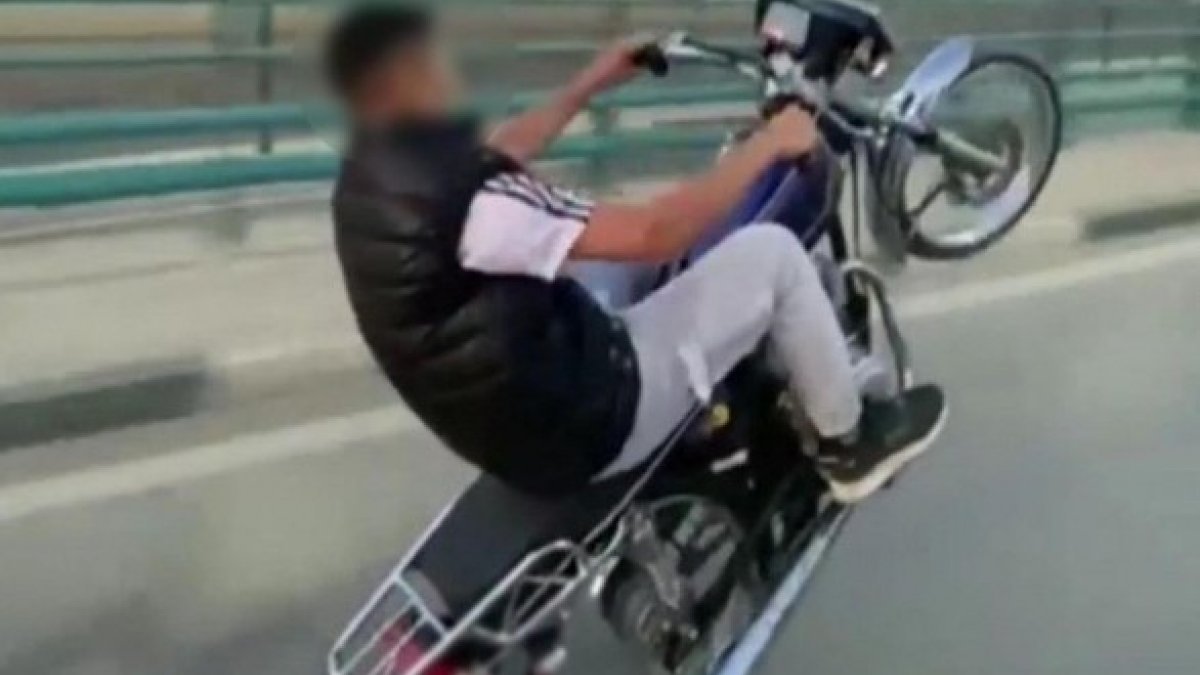 Manisa'da motosikletle tehlikeli hareket yapan kişi yakalandı
