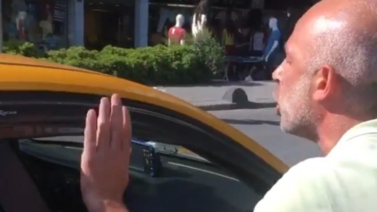 İstanbul'da müşteri seçen taksiciyle vatandaş arasında tartışma çıktı