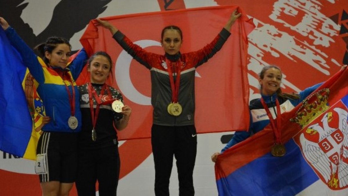 Avrupa Halter Şampiyonası’nda 3 altın madalya