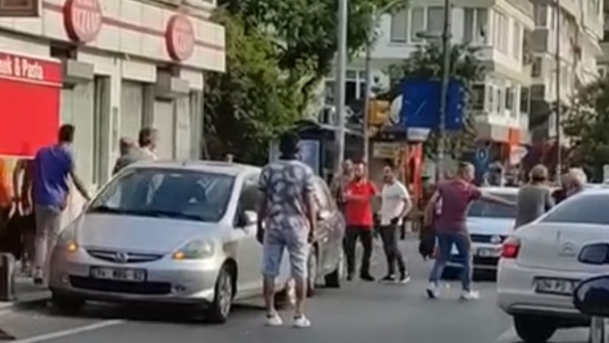 Beykoz'da trafikteki sürücüler birbirlerine saldırdı