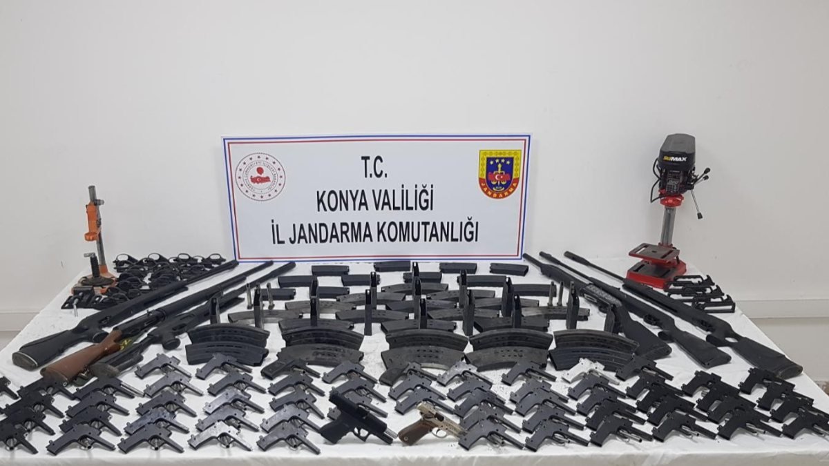 Konya'da kaçak silah üreticilerine operasyon düzenlendi