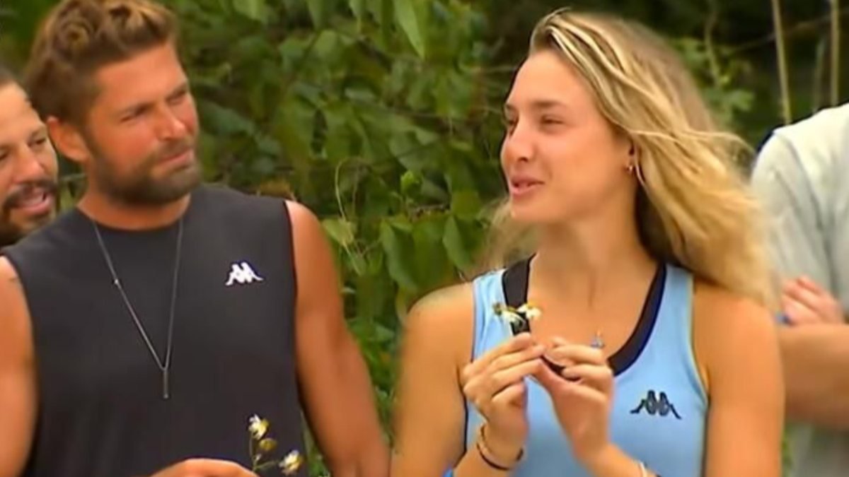 Survivor'dan elenen Sude Burcu, soluğu Mert Öcal'ın yanında aldı