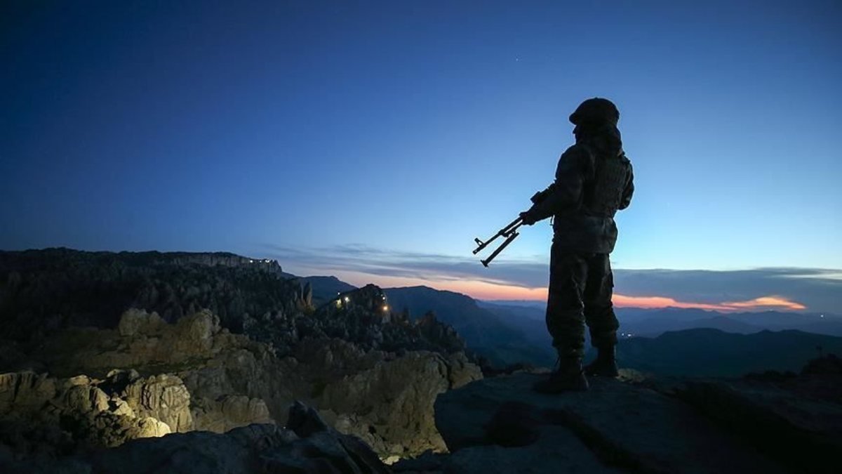 İkna çalışmaları sonucunda, 1 PKK'lı terörist teslim oldu